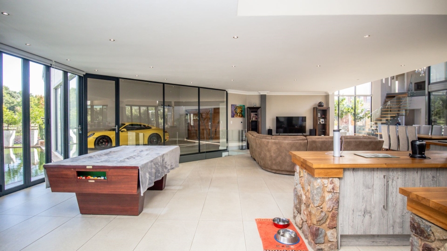 5 Bedroom Property for Sale in The Coves North West